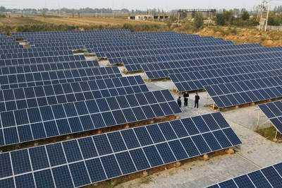 廢棄坑塘煥新生，光伏電站助扶貧——河北新河的綠色轉(zhuǎn)型實(shí)踐